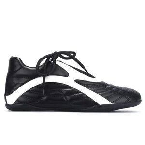 NWT Cape Robbin Vulay Colorblock Round Toe Low Cut Women's
Sneakers